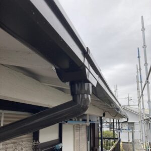 雨樋のゴミなどは雨水の通りを悪くします